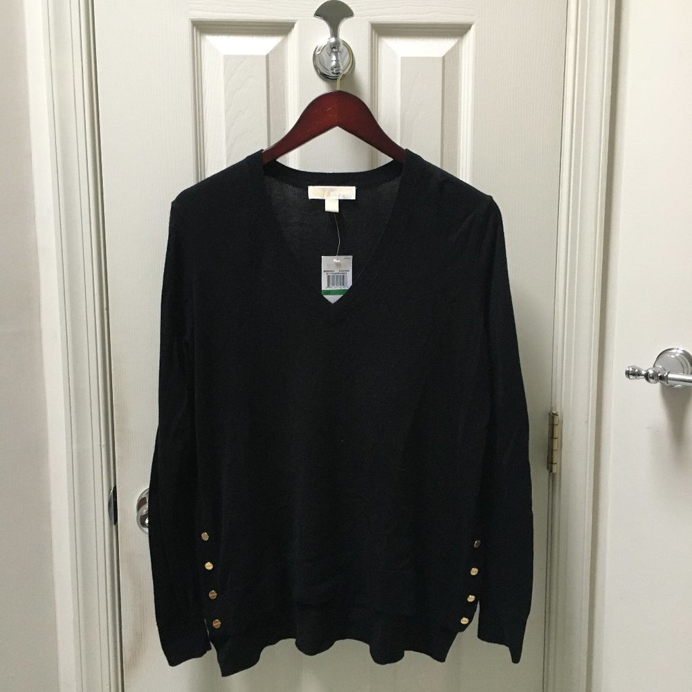 NWT Michael Kors Black V-Neck Tunic Sweater Size L Side Buttons